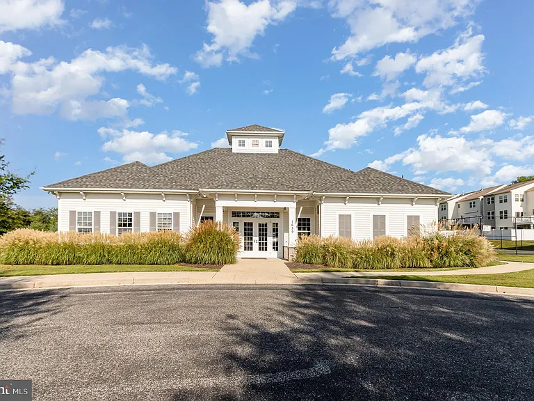 1650 Mohegan Dr #H — Photo 30