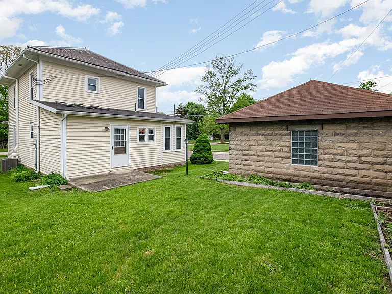 601 E Gambier St — Photo 27