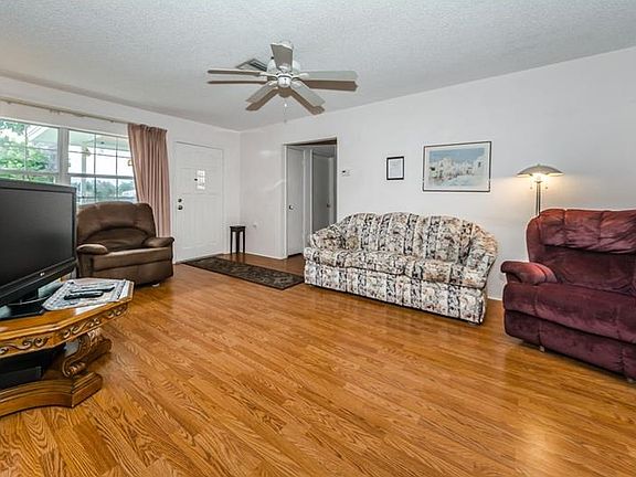 4th image of 1416 Rose St