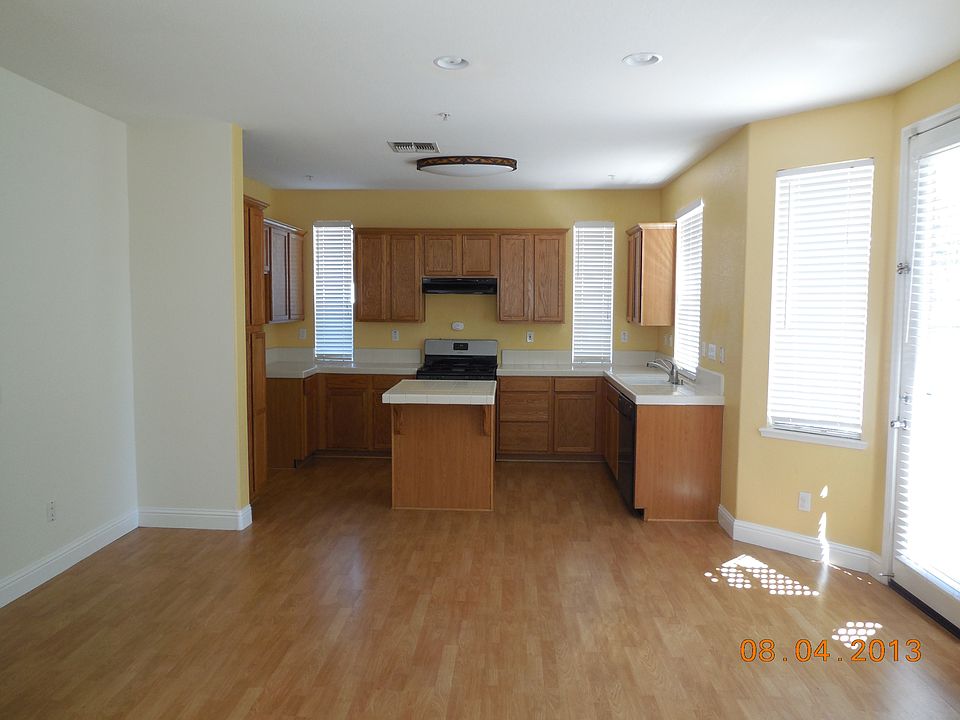 2nd image of 166 Remington St