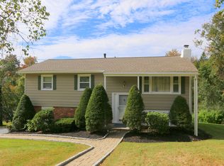 19 McMillan Ave, Mahopac, NY 10541