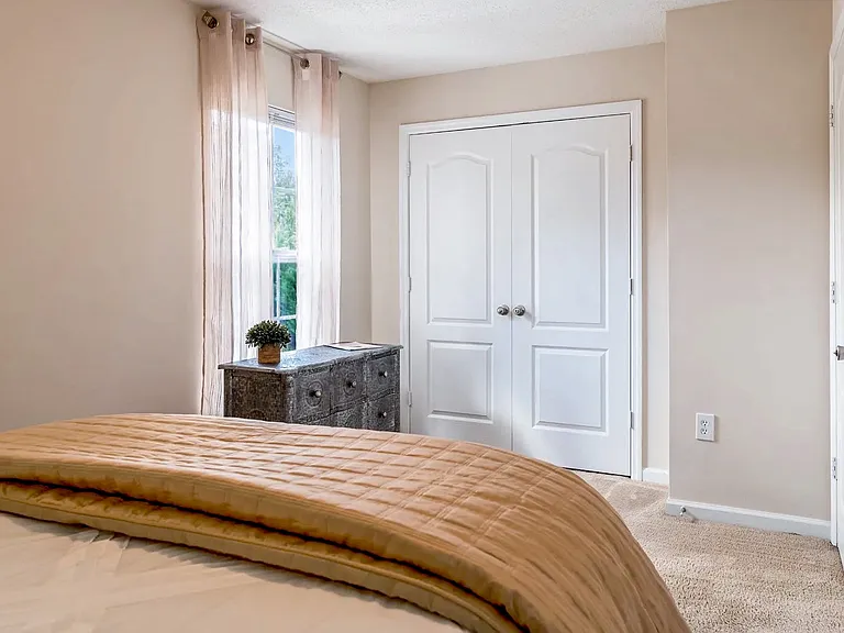 Madison Heights Luxury Apartments — Photo 40