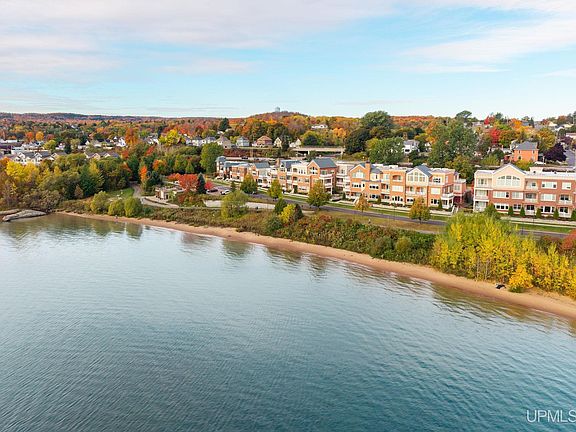 2nd image of 600 S Lakeshore Blvd Unit 15