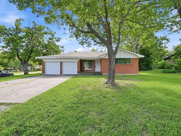 901 Maple St, Howe, TX 75459