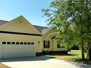 104 Barbour Rd, Hubert, NC 28539