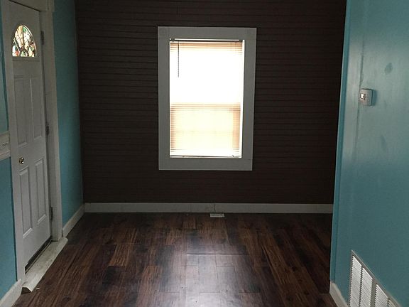 4th image of 217 N Laurel St