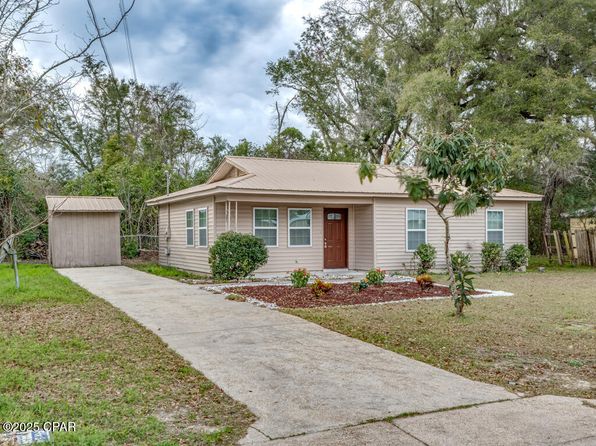 2925 Harley Dr, Marianna, FL 32448