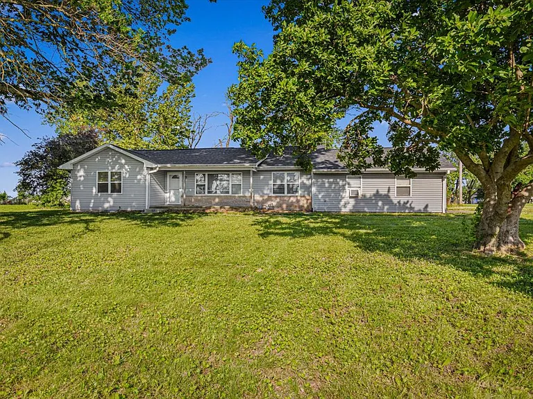 535 Wallace St — Photo 32