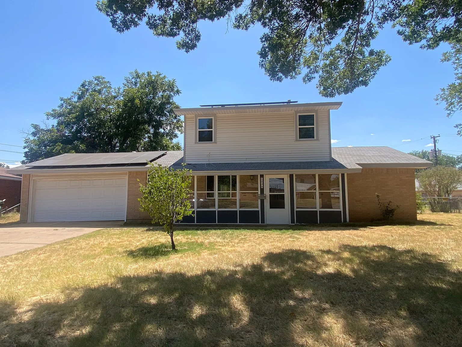 5 bed, 1990 sqft, $2,150 — Photo 2