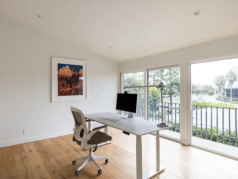1504 Westcliff Dr #5 — Photo 16
