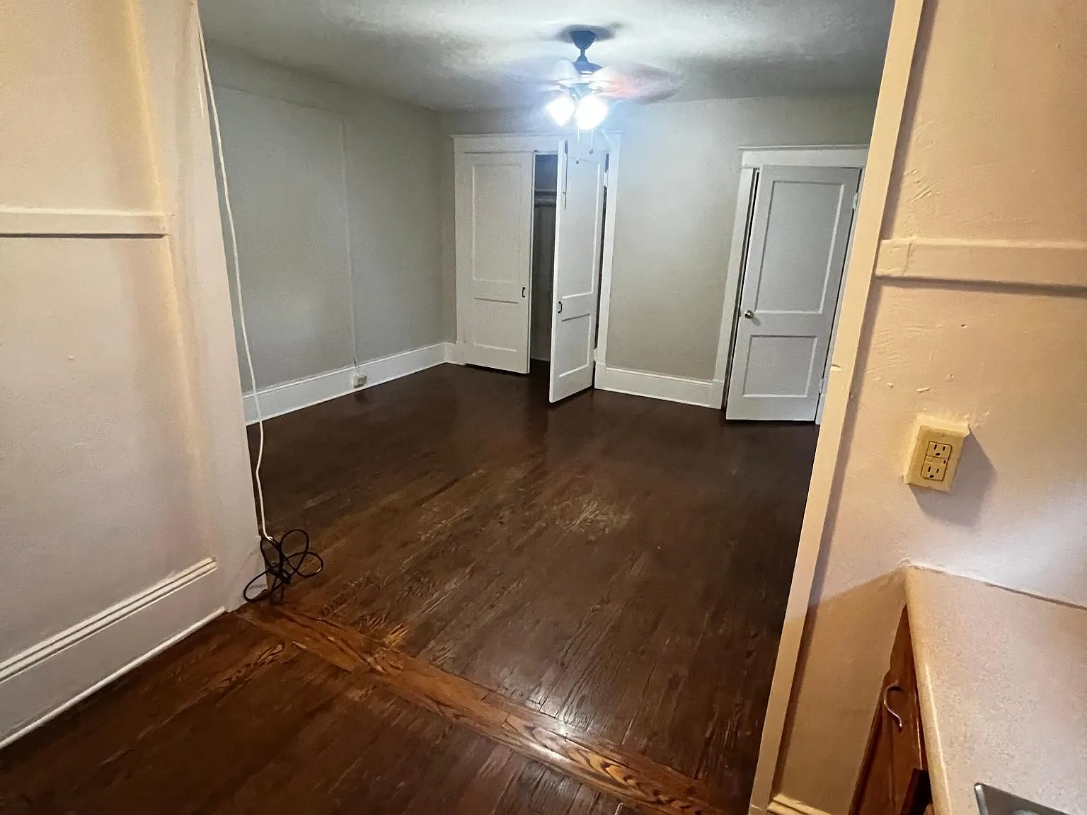 Studio, 350 sqft, $800 — Photo 2