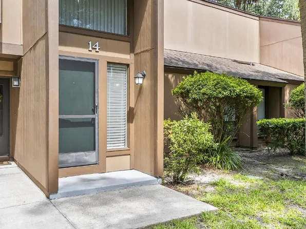 14 Oakmont Ct, Palm Coast, FL 32137