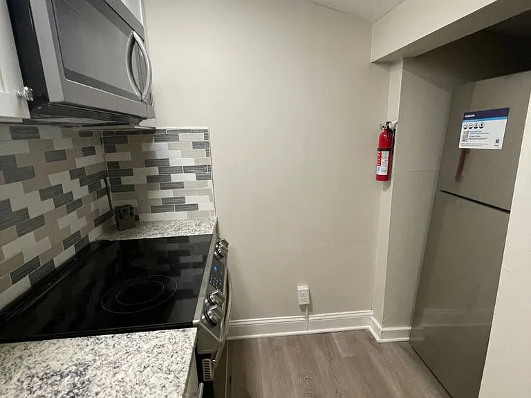 1127 Walnut St — Photo 16