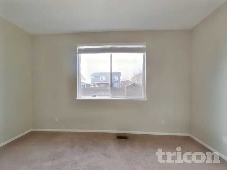 565 Winebrook Way — Photo 10