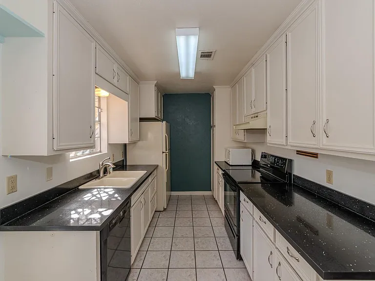 5975 Meadow Way — Photo 6