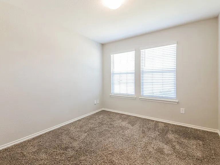 2618 Saldana Dr — Photo 13