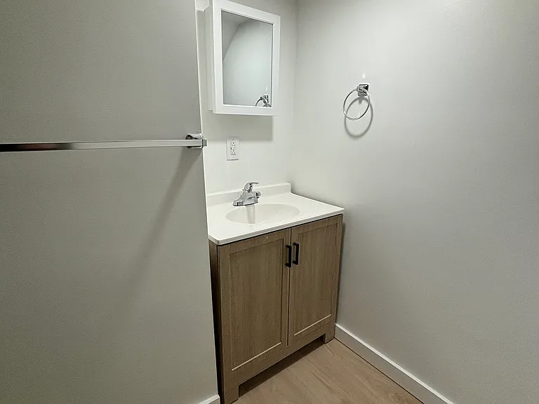 173 High St #15 — Photo 9