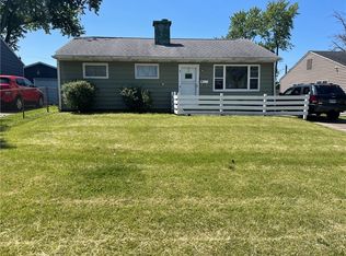 15 7th Dr, Decatur, IL 62521