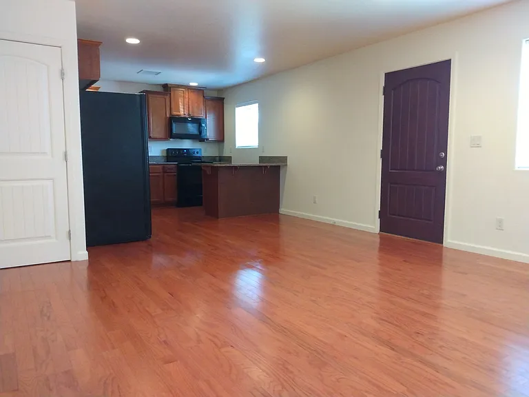 926 Whetstine Ave #C — Photo 7