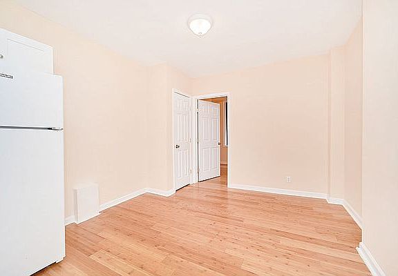 4th image of 691 10th Ave APT 9