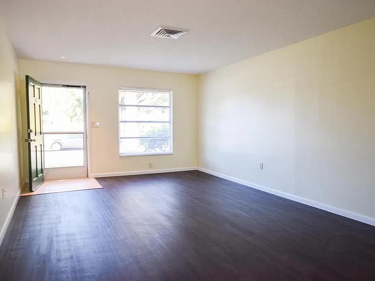 3068 Jennings Dr — Photo 5