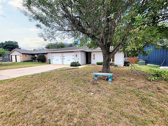 4th image of 900 Cactus Dr