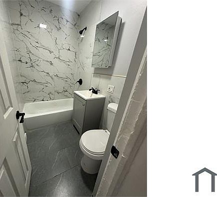 4th image of 122 Corbin Ave #201