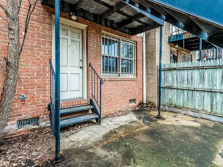 4515 Macarthur Blvd NW #A — Photo 15