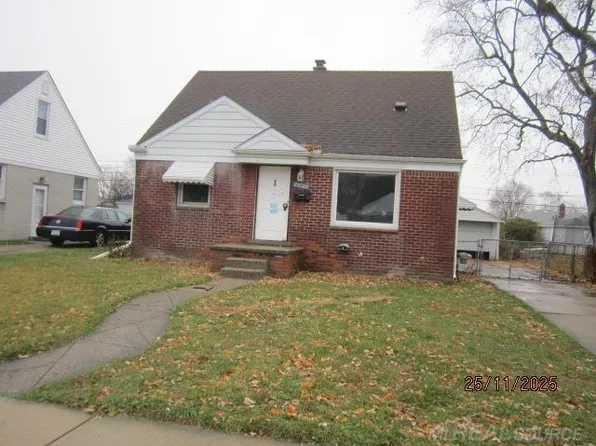 25123 Mackinac St, Roseville, MI 48066