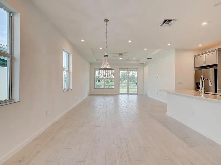 12712 SW Eleanor Dr — Photo 5