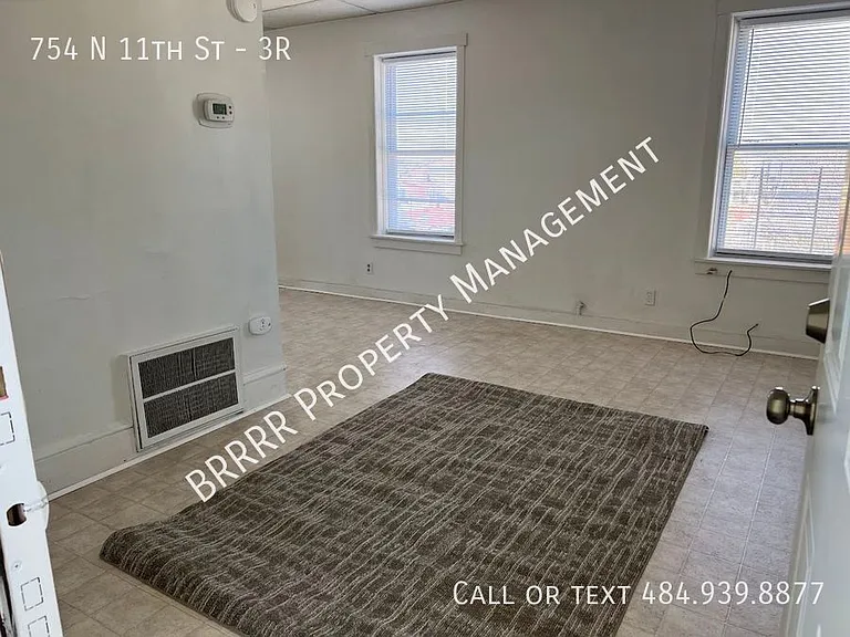 754 N 11th St #3R — Photo 2