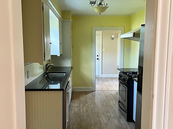 3rd image of 1336 W Lucas Dr