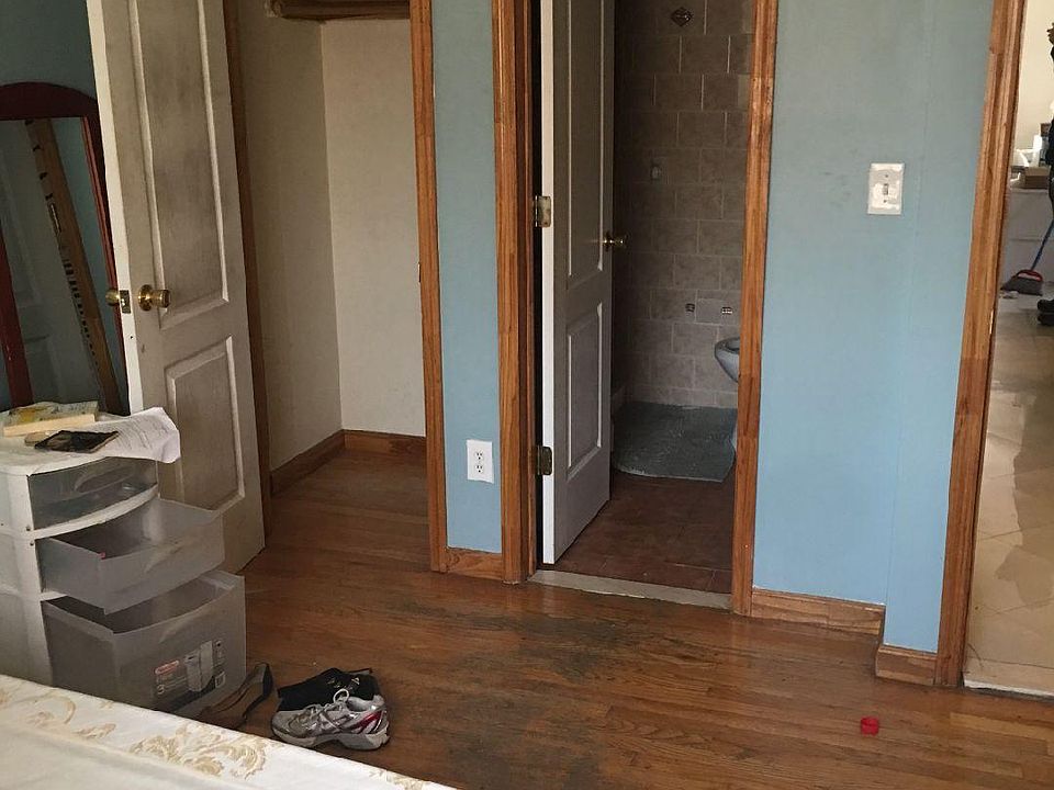 1st image of 15818 72nd Ave #2