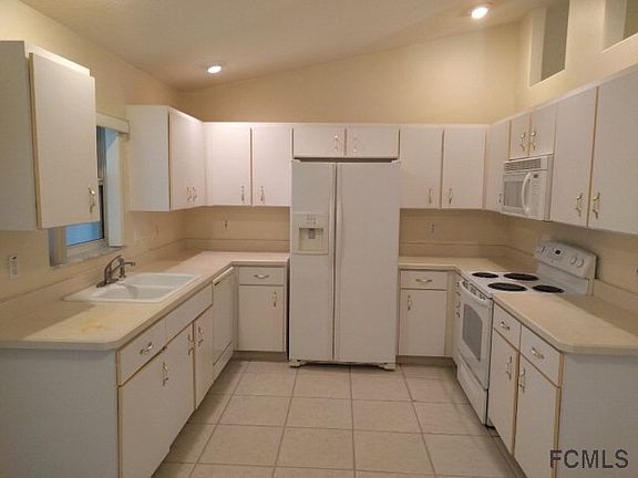 4th image of 32 Pine Hurst Ln #A