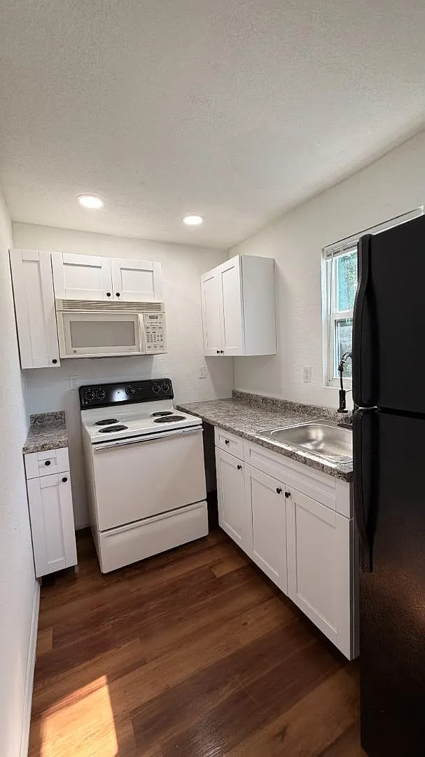 904 Virginia St - 904 Virginia St ADU — Photo 2