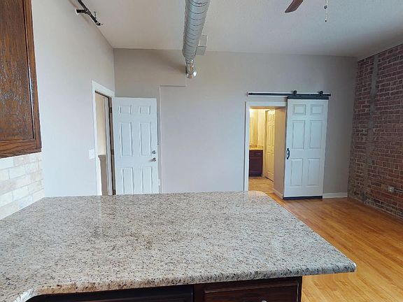 3rd image of 520 S 4th St
