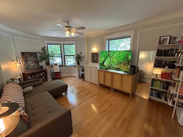 1233 W Chase Ave #3, Chicago, IL 60626