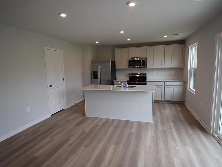34 Diana Ct — Photo 7