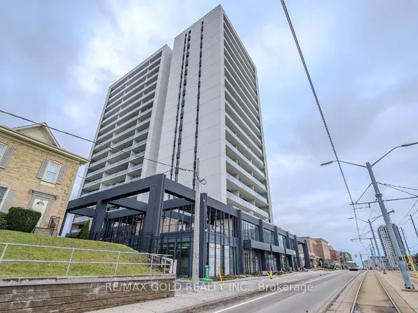 741 King St W #1302, Kitchener, ON N2G 1E3