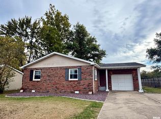 11 Edgebrook St, Centralia, IL 62801