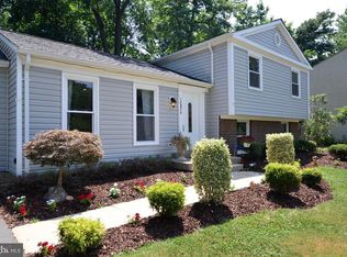 12824 Longleaf Ln, Herndon, VA 20170