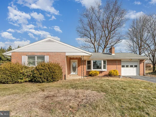 403 Kent Dr, Mechanicsburg, PA 17055