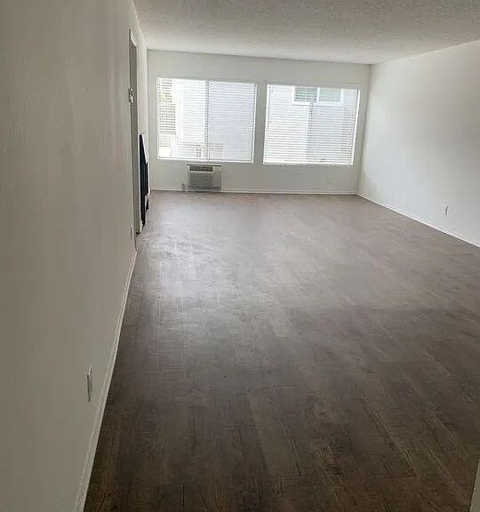 1820 S Bentley Ave #106 — Photo 2