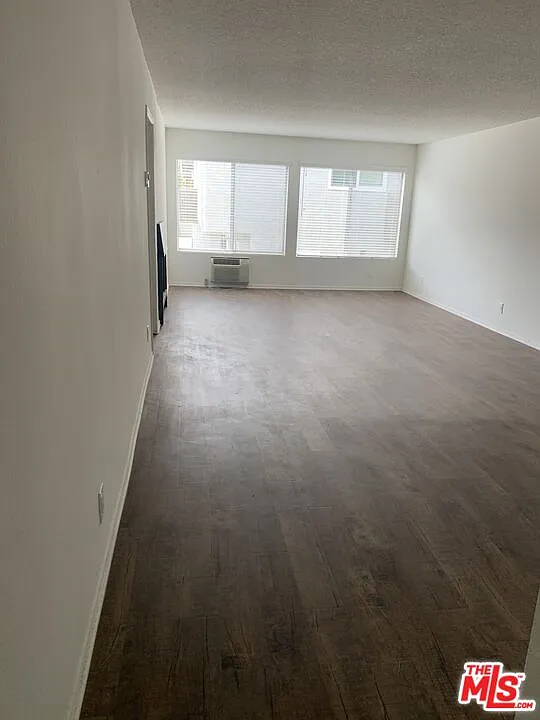 Building Photo - 1820 S Bentley Ave #106