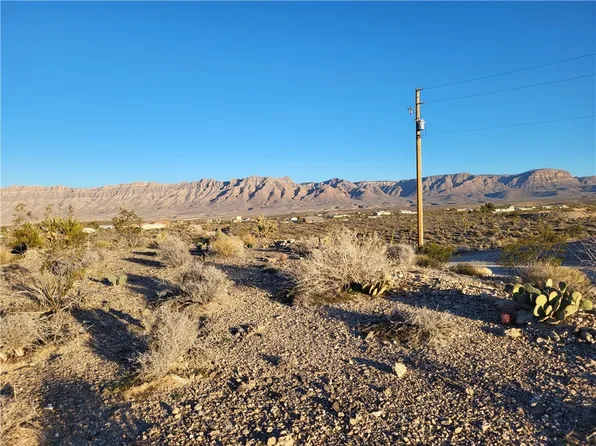 1441 W Middle Point Dr, Meadview, AZ 86444