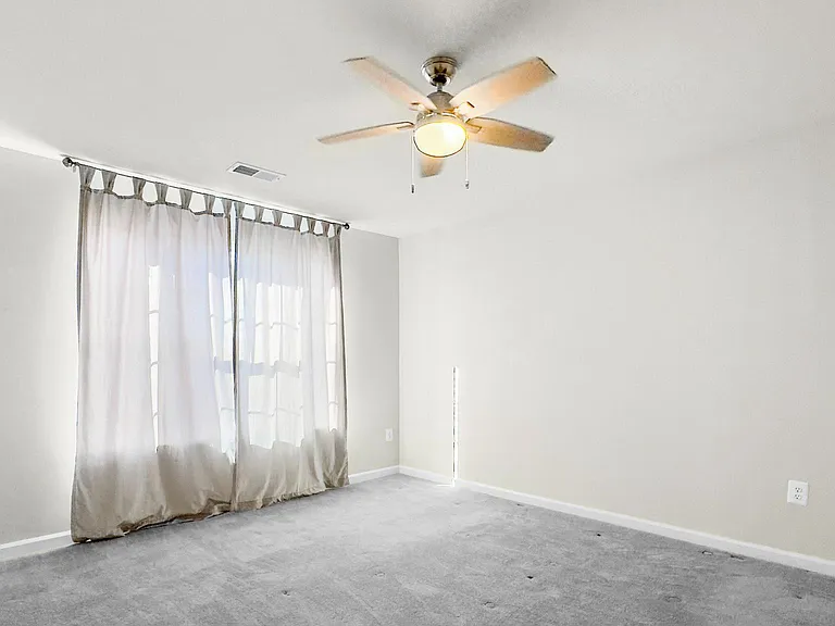 10185 Warfield St — Photo 11