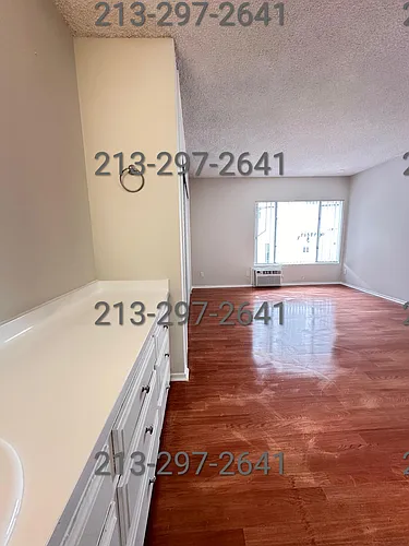 1154 N Gower St #20 Photo 1