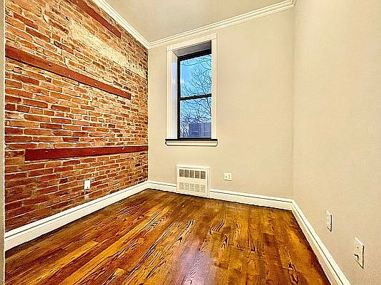 4th image of 239 W 14th St #5