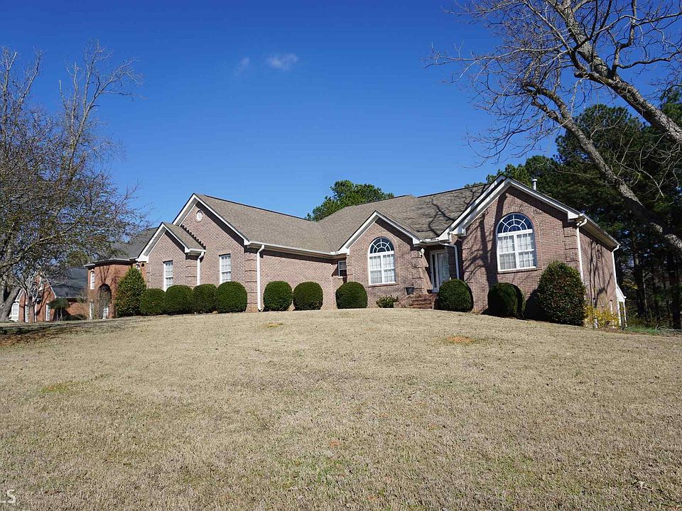 1st image of 15 Lake Park Ct
