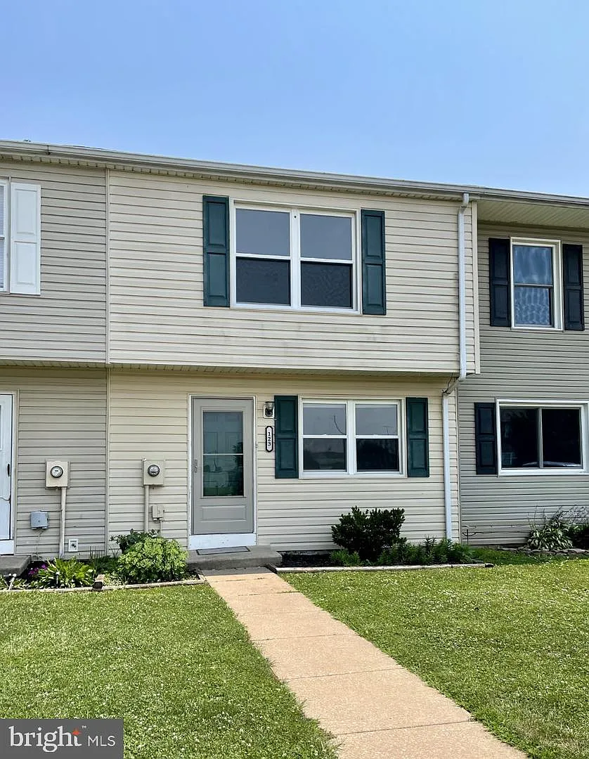 123 Grand Dr photo 1